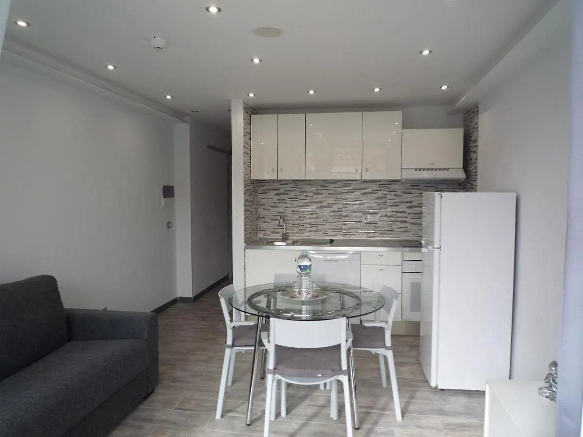 Apartamentos 2 Las Americas Playa de las Americas  Spain